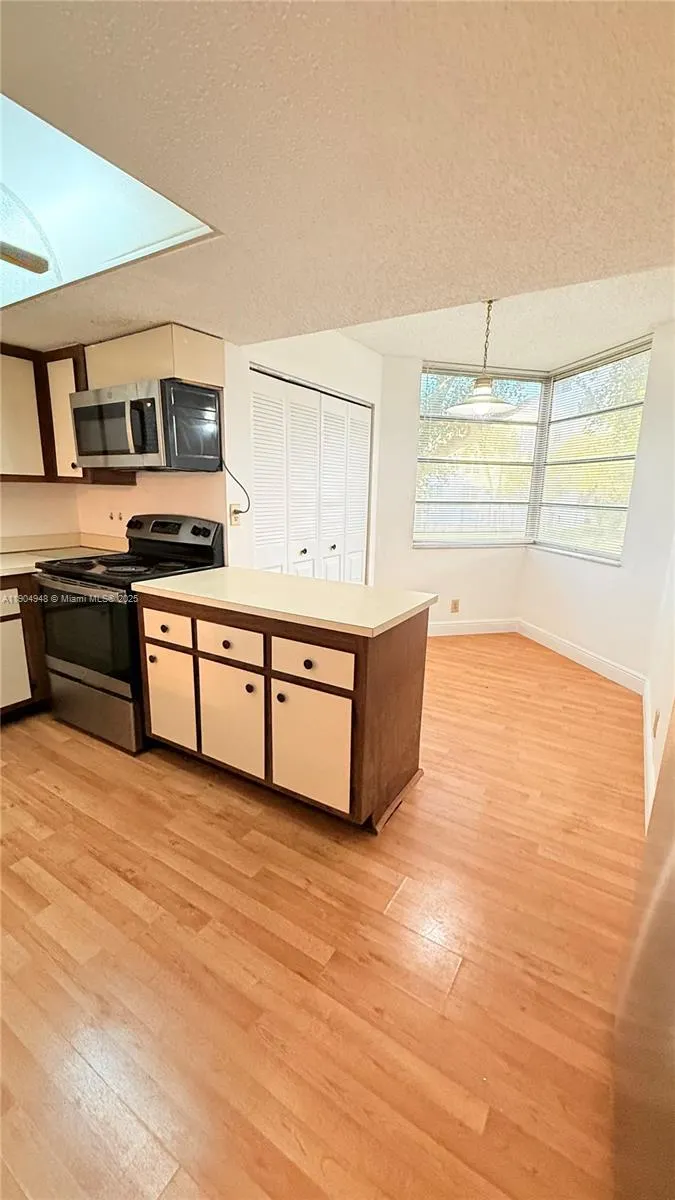 1811 Sabal Palm Dr, #208