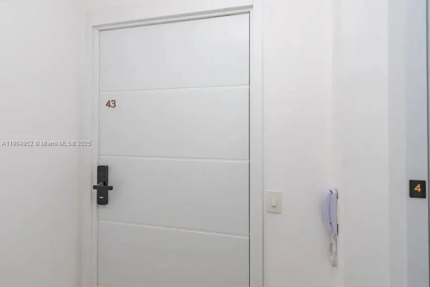 Av. Cotovia 611, #43