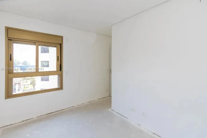 Av. Cotovia 611, #43