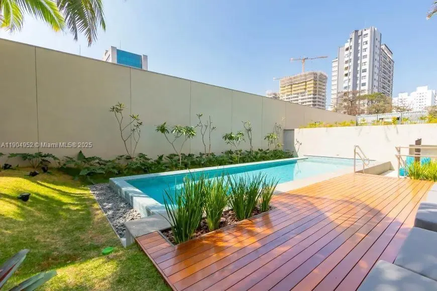 Av. Cotovia 611, #43