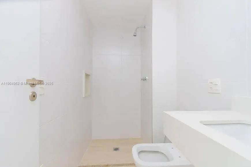 Av. Cotovia 611, #43