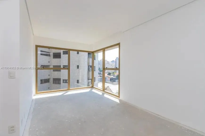 Av. Cotovia 611, #43