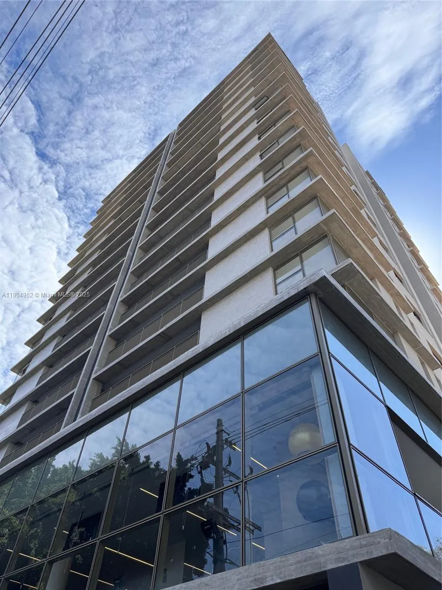 Av. Cotovia 611, #43