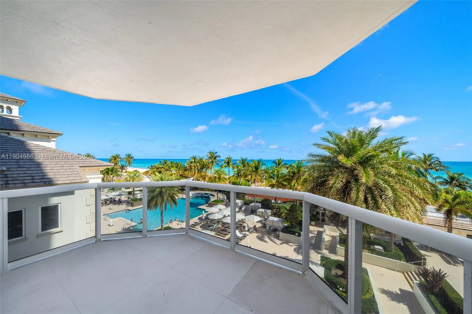 4775 Collins Ave, #501