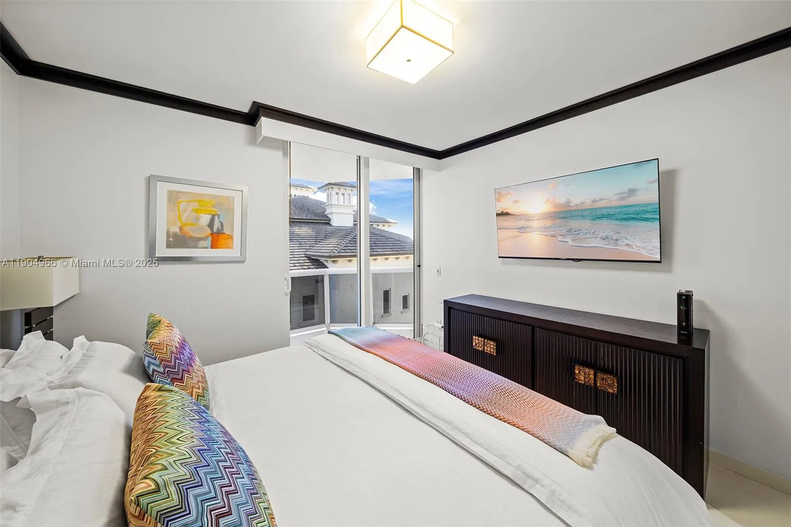 4775 Collins Ave, #501