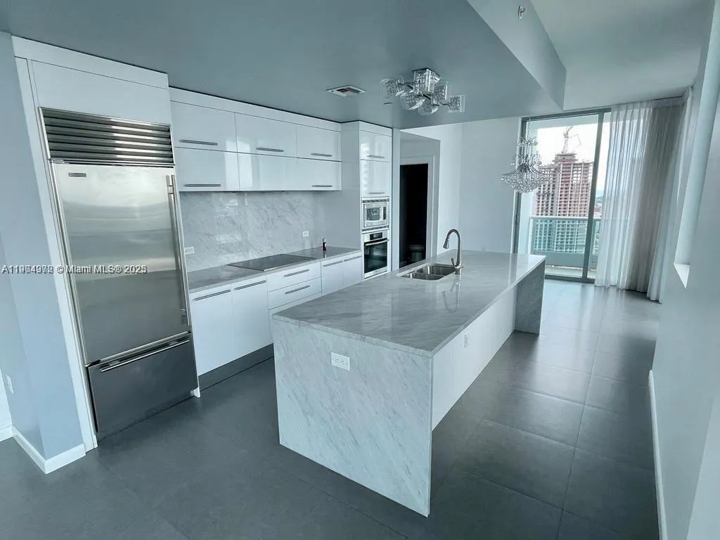 900 Biscayne Blvd, #4112