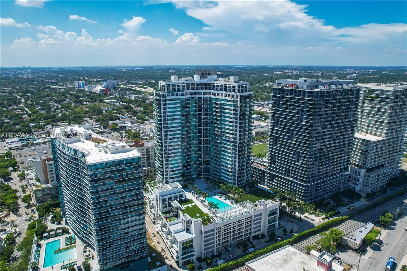 3301 NE 1st Ave, #H2907