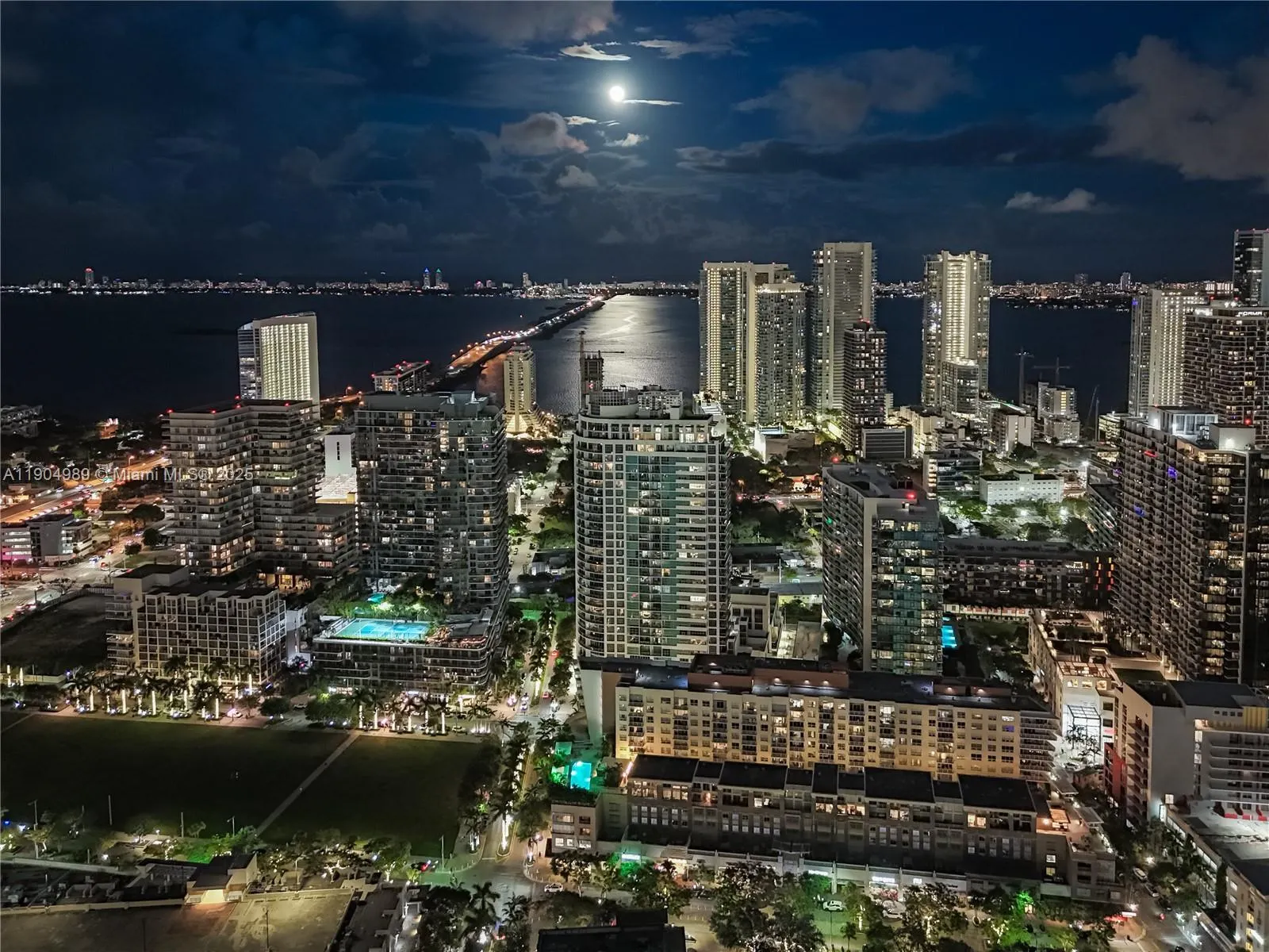 3301 NE 1st Ave, #H2907