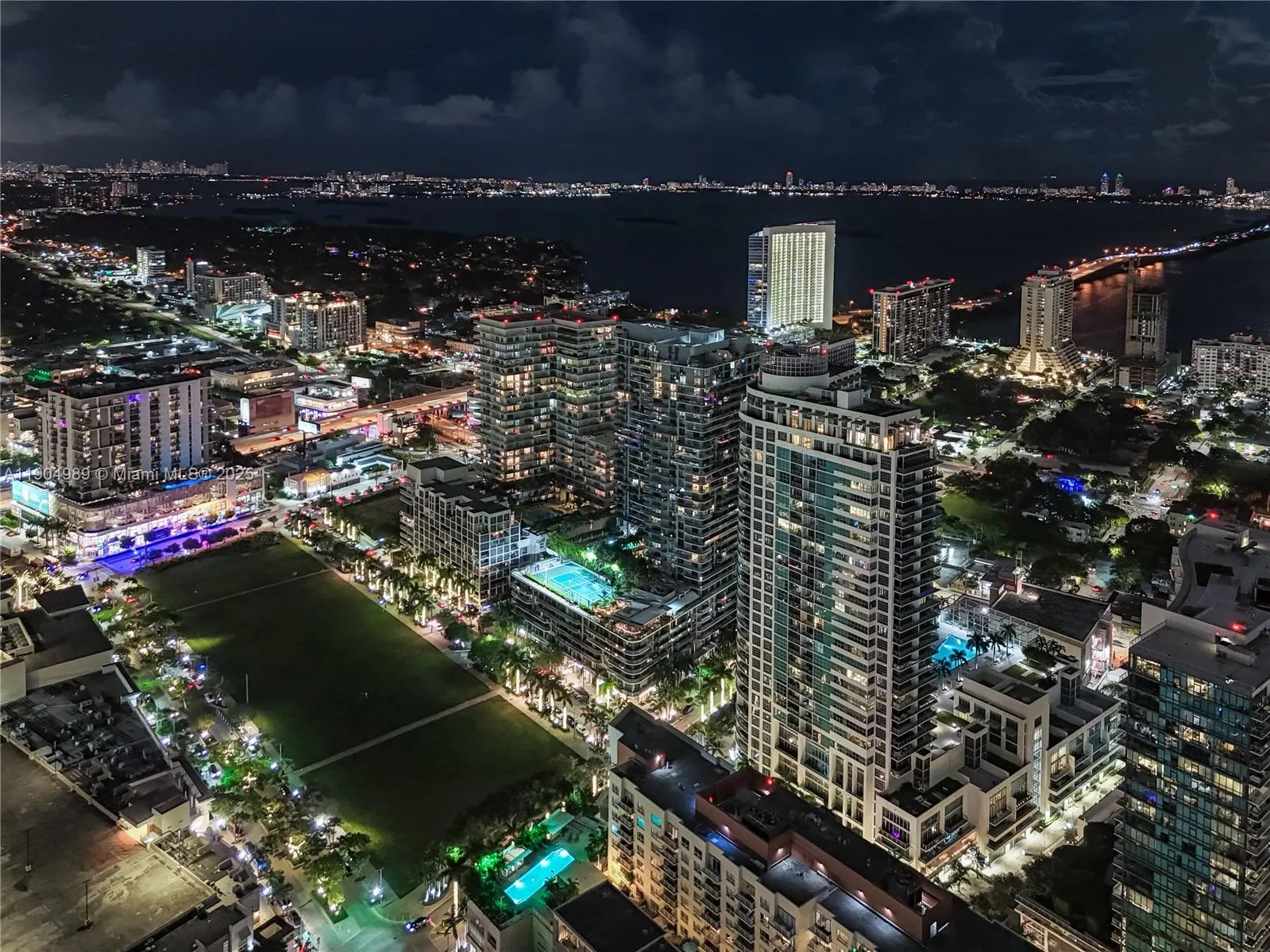 3301 NE 1st Ave, #H2907