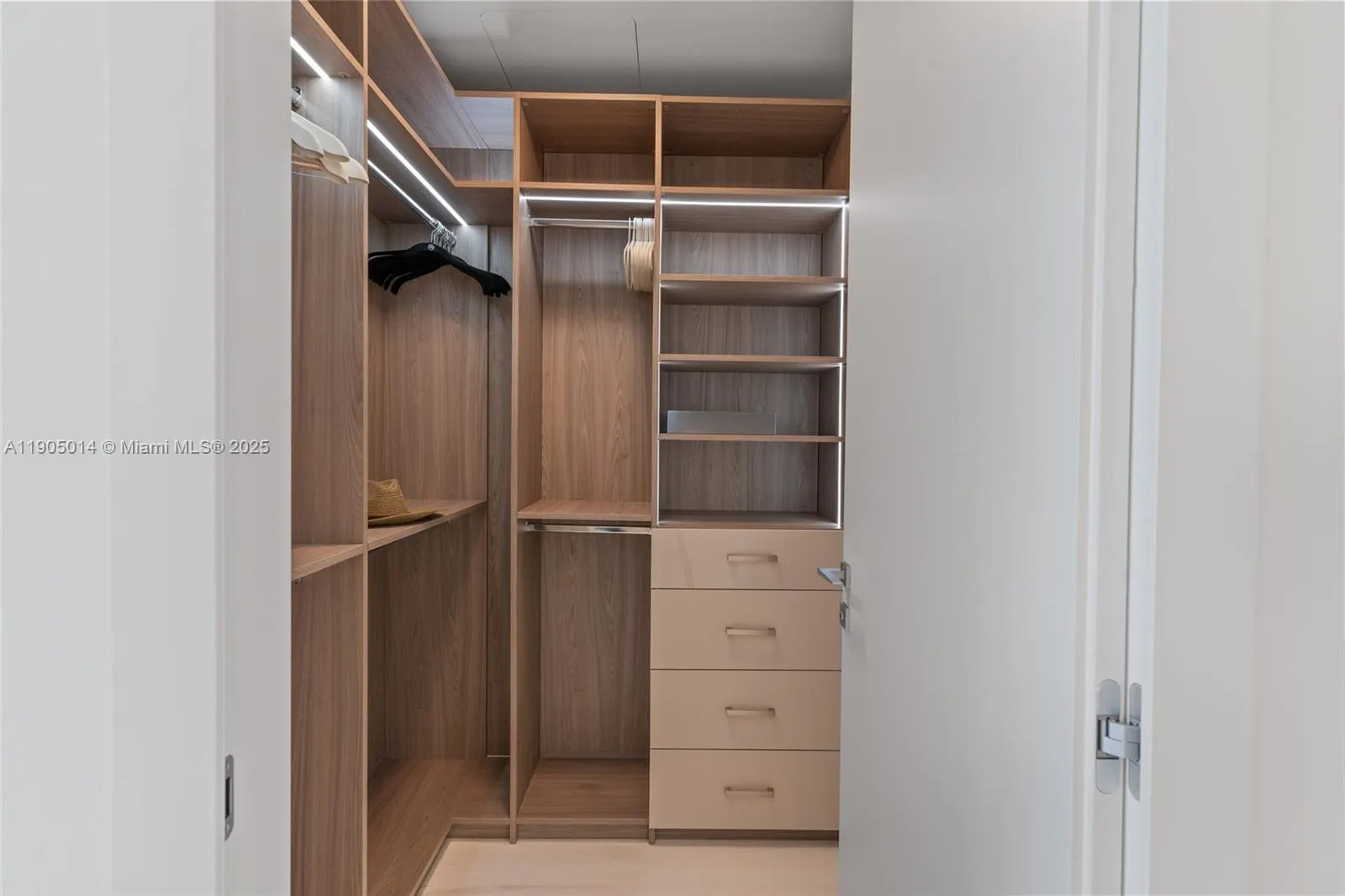 300 Biscayne Blvd Way, #2505