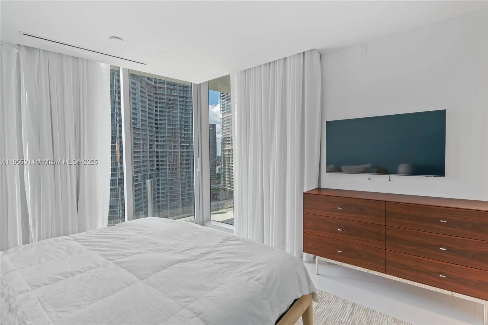 300 Biscayne Blvd Way, #2505