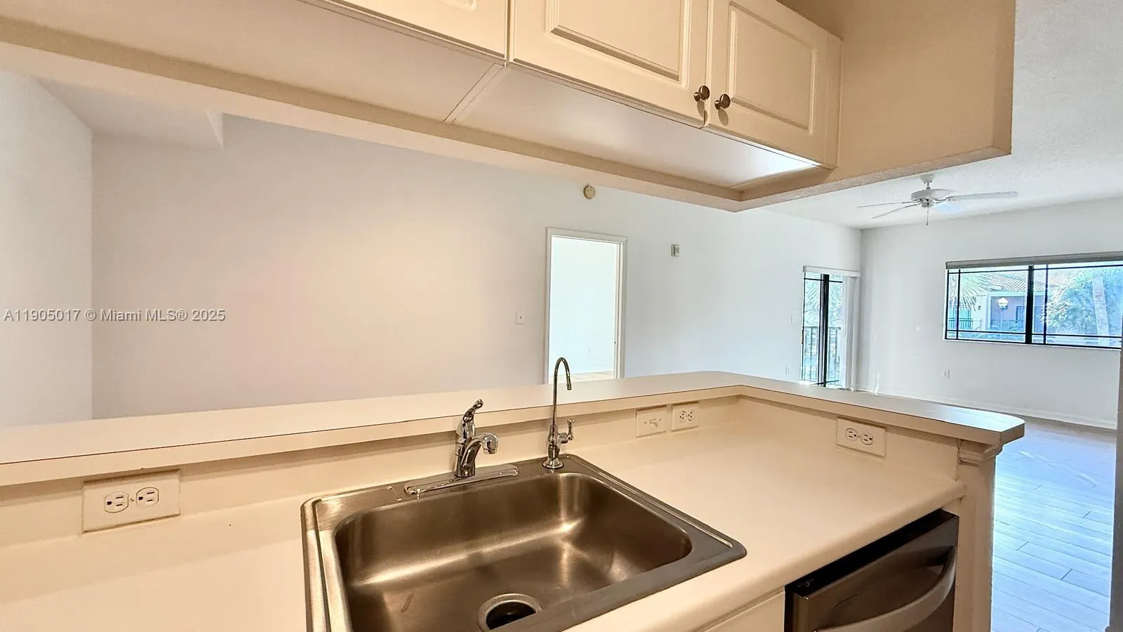 2808 Amalei Dr, #203