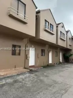 5712 W 25th Ct, #5712