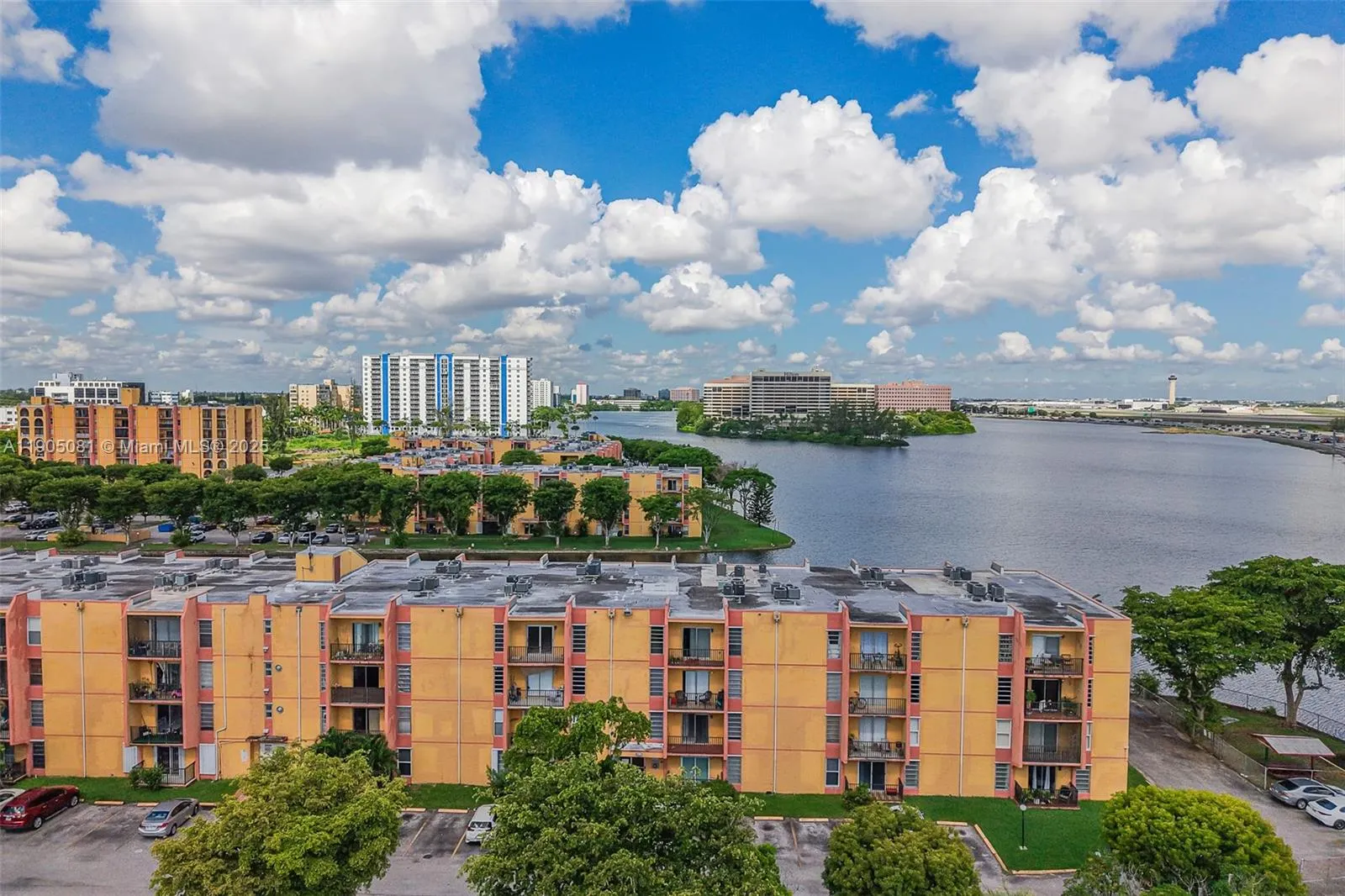 4705 NW 7th St, #201-7