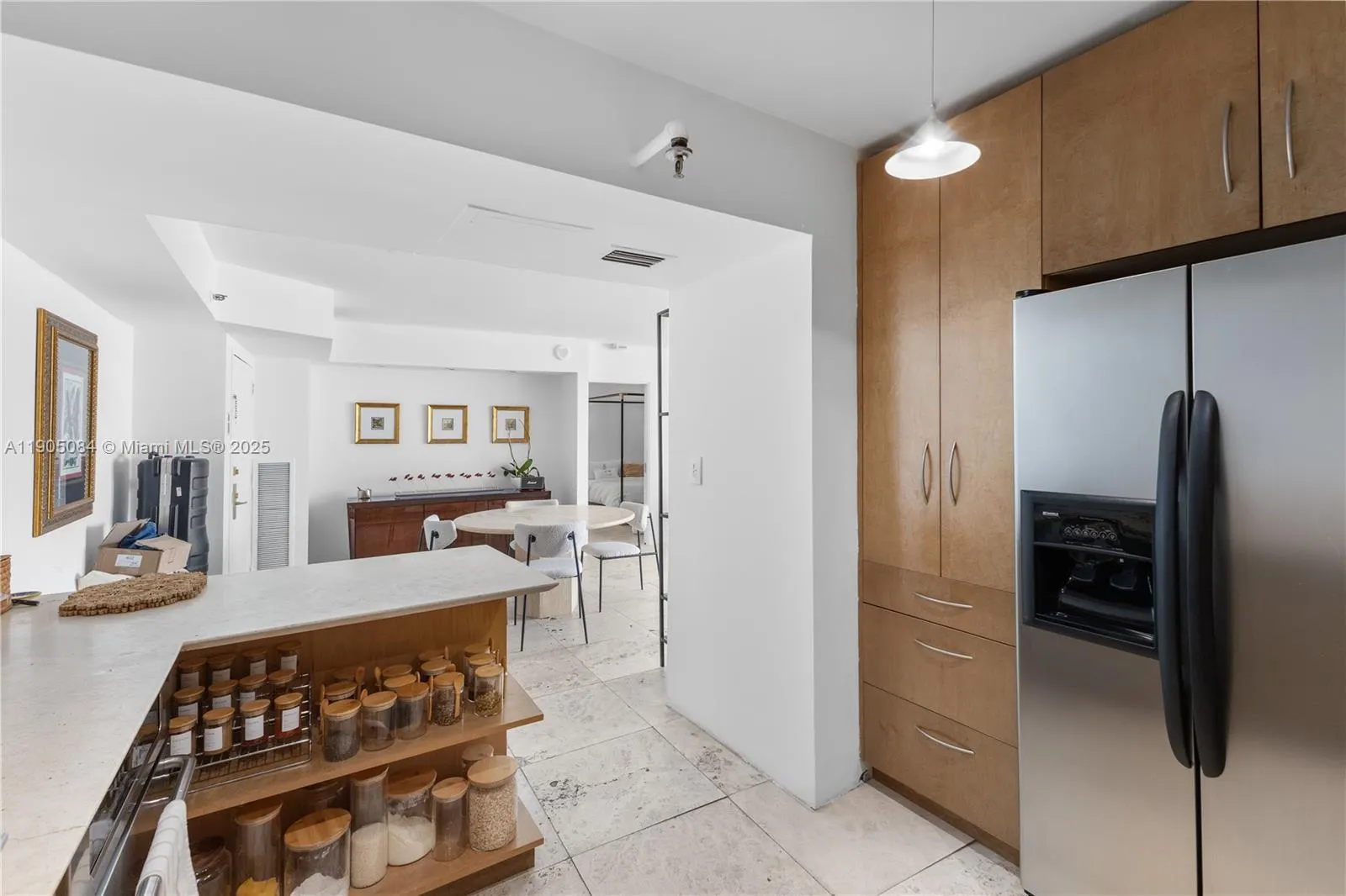 nine island Avenue, #402