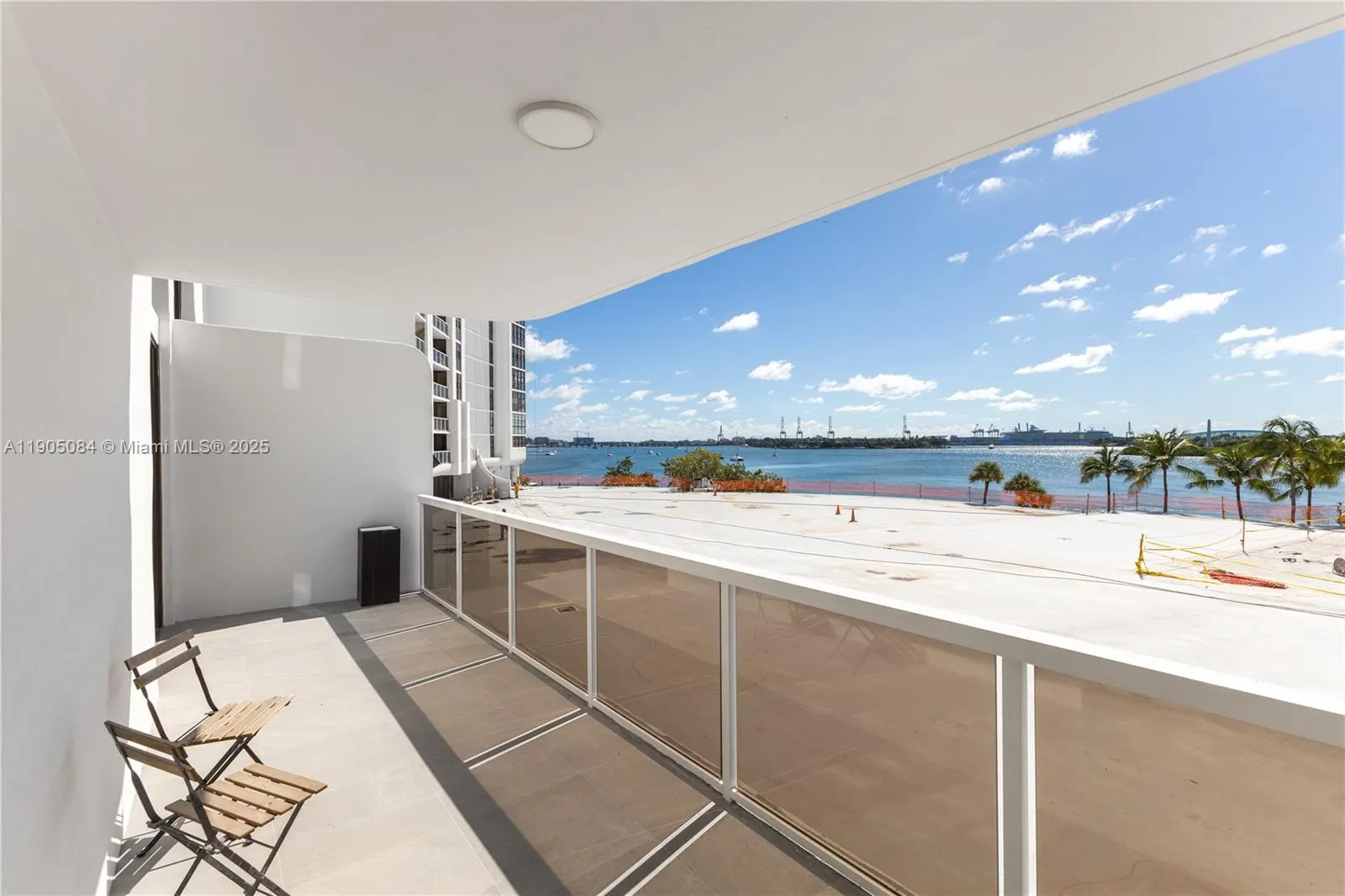 nine island Avenue, #402