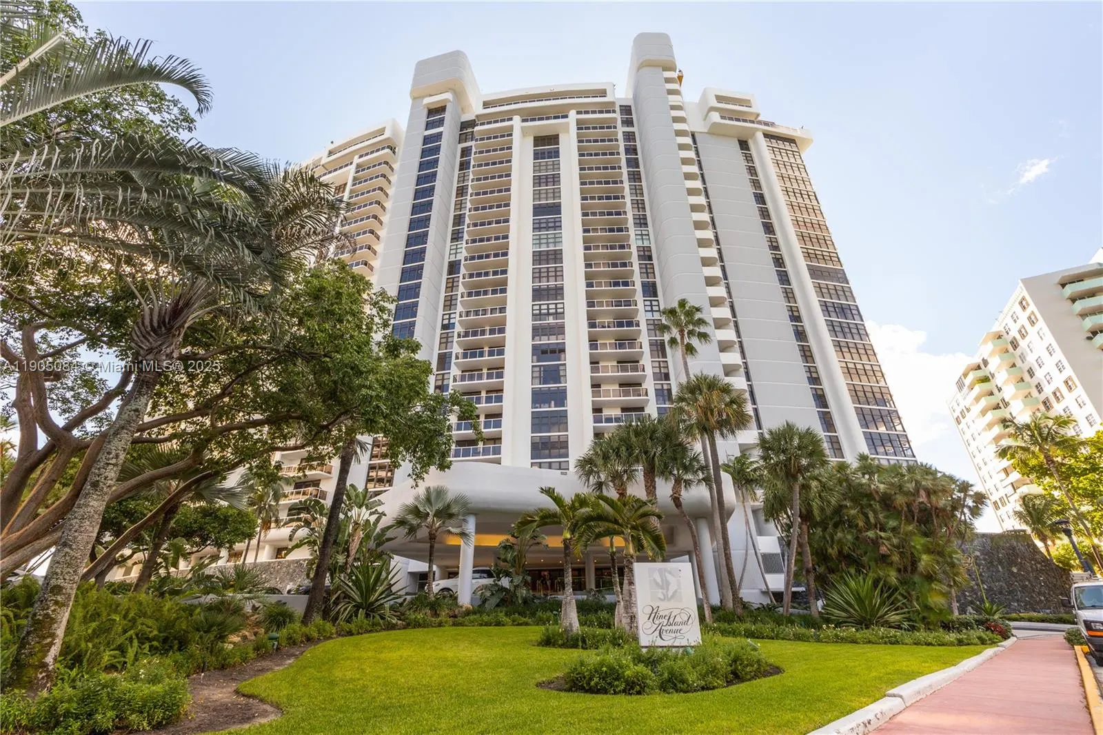 nine island Avenue, #402