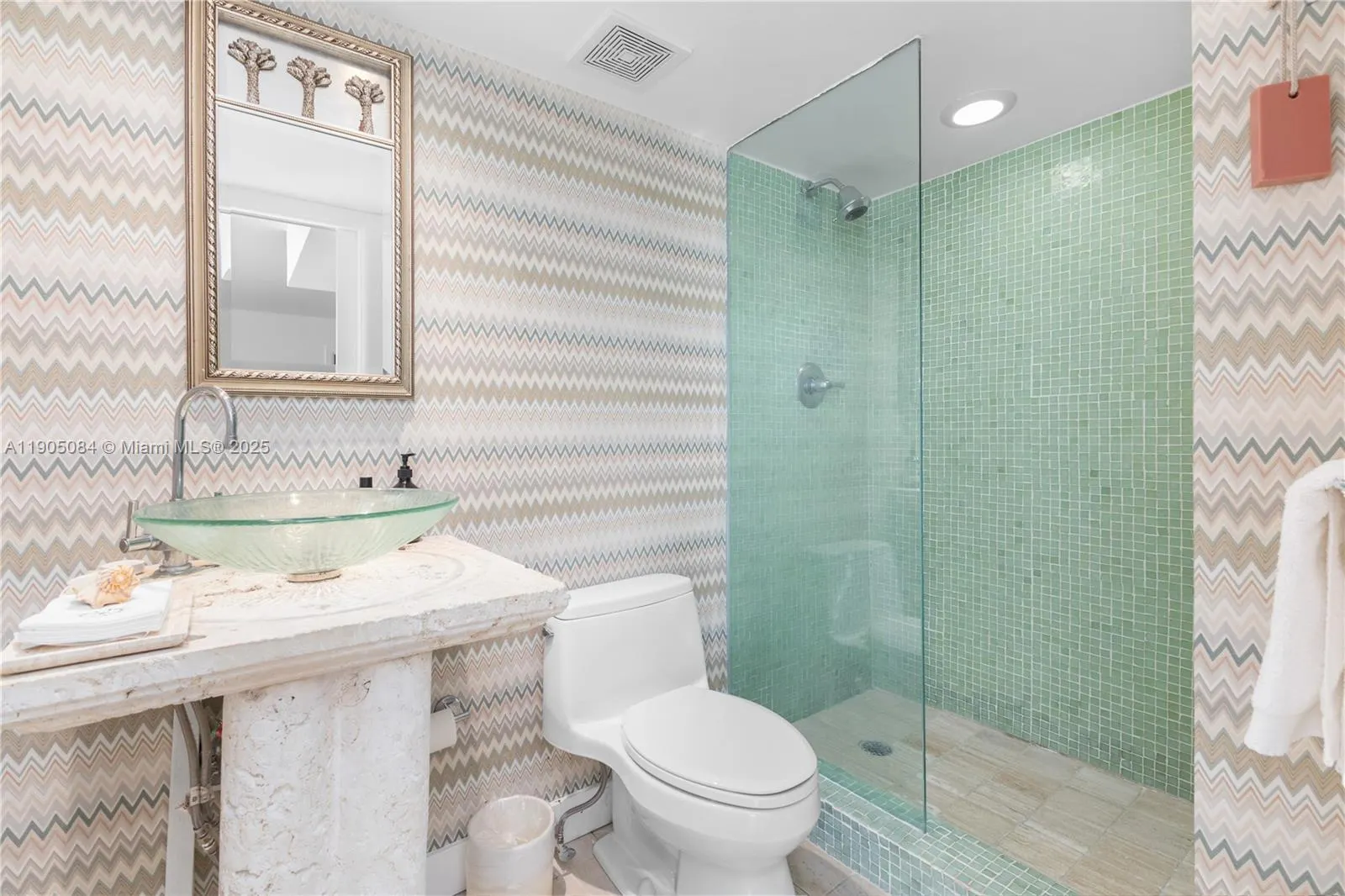 nine island Avenue, #402