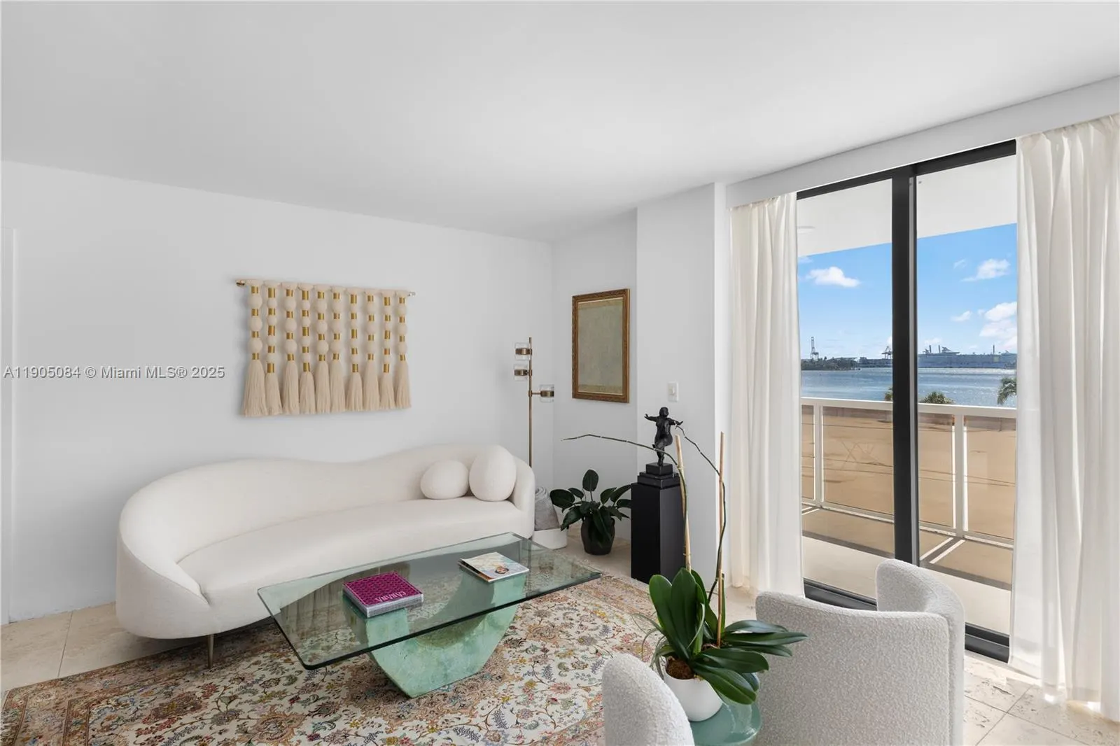 nine island Avenue, #402