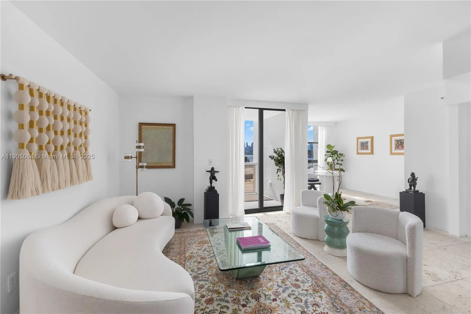 nine island Avenue, #402