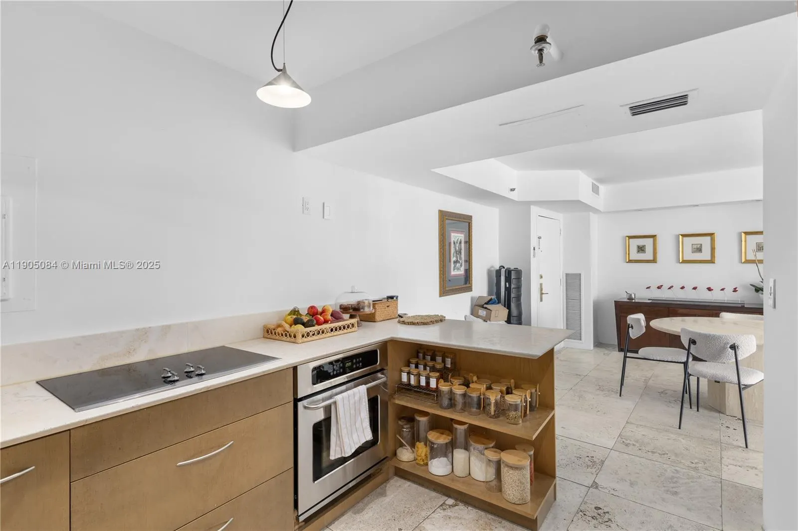 nine island Avenue, #402