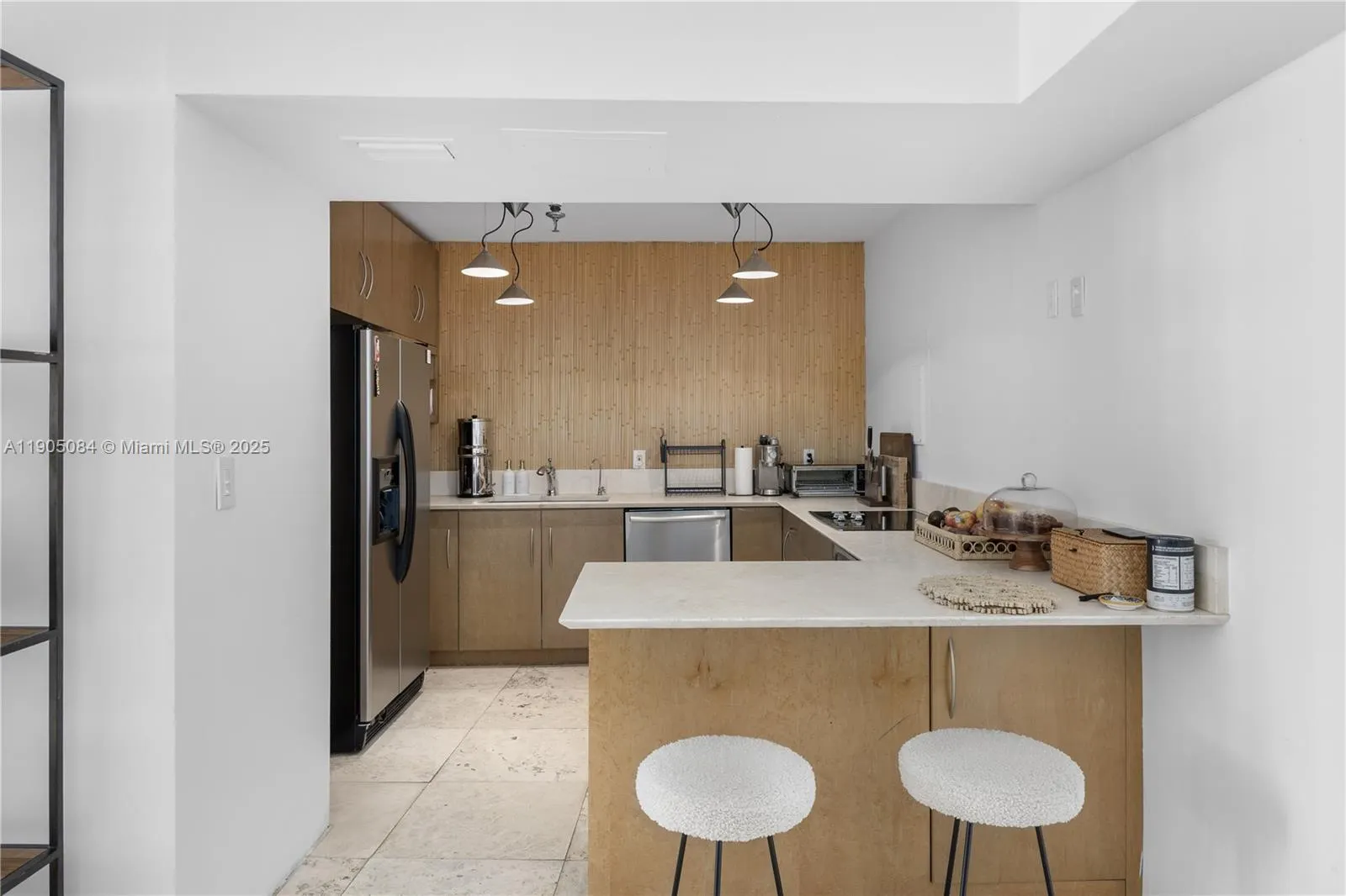 nine island Avenue, #402