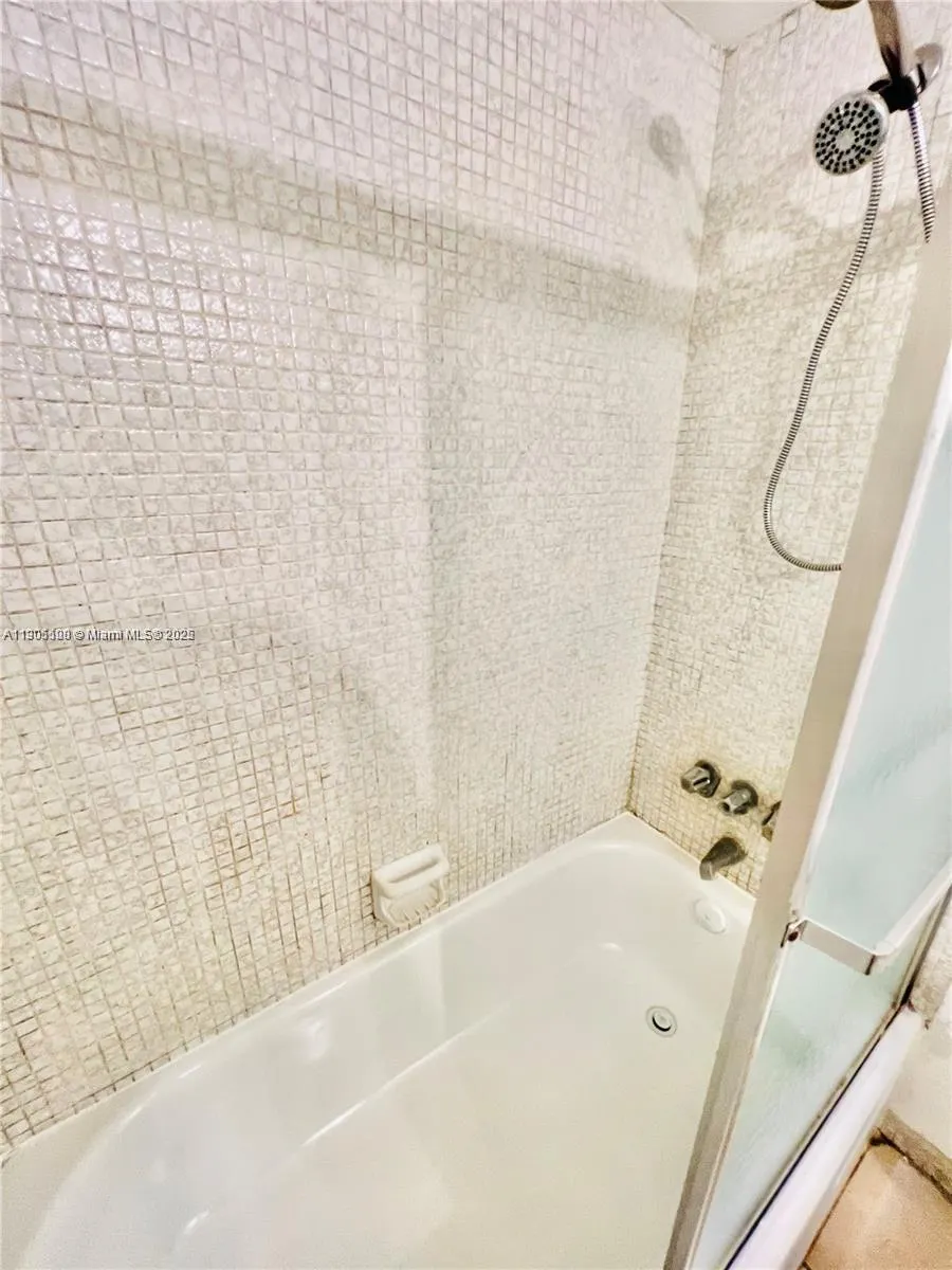 1865 79th St Cswy, #4L