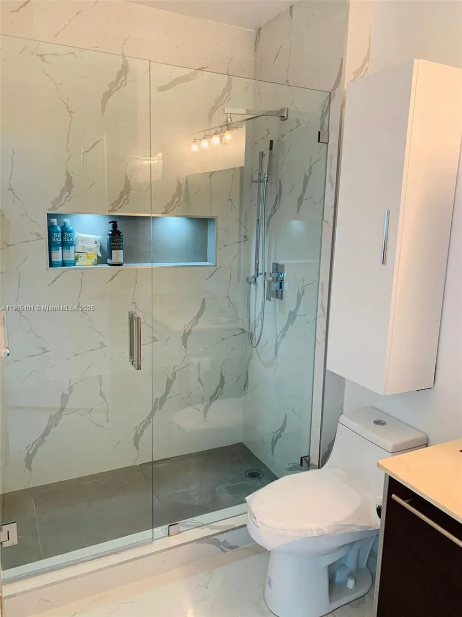 1900 N Bayshore Dr, #710