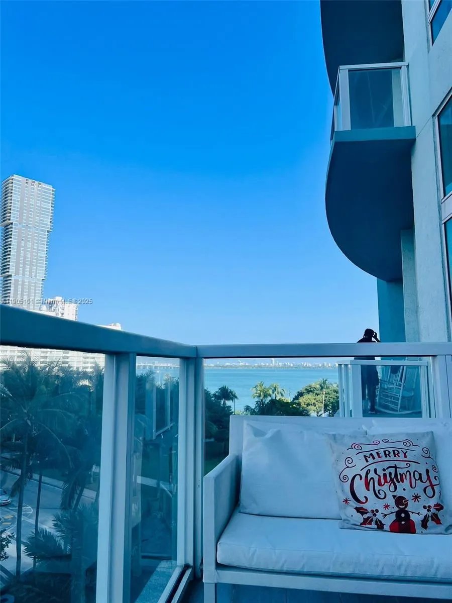 1900 N Bayshore Dr, #710