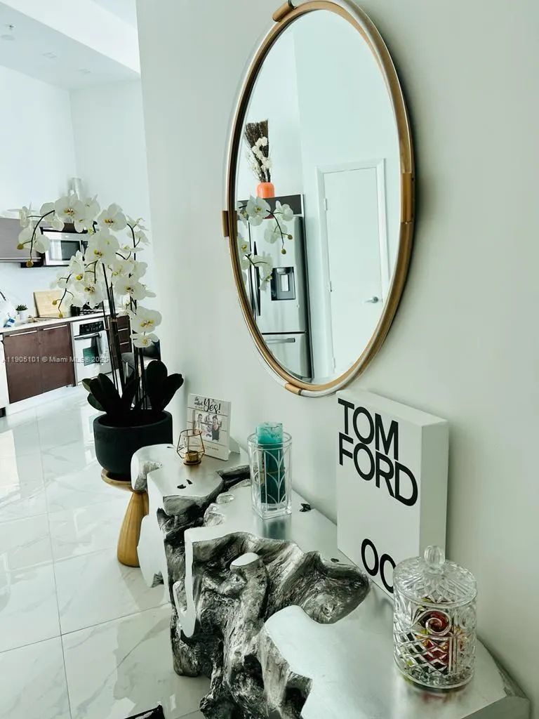 1900 N Bayshore Dr, #710