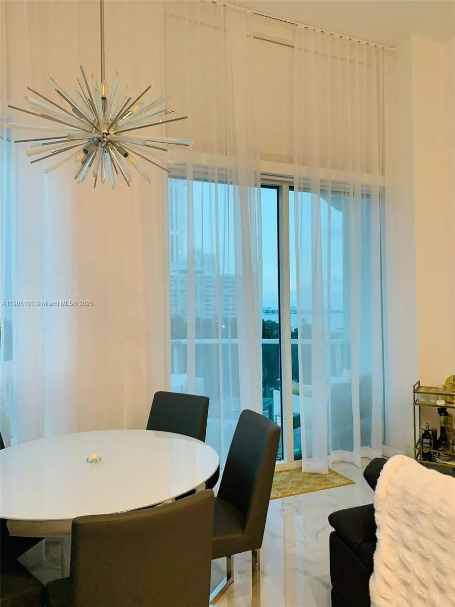 1900 N Bayshore Dr, #710