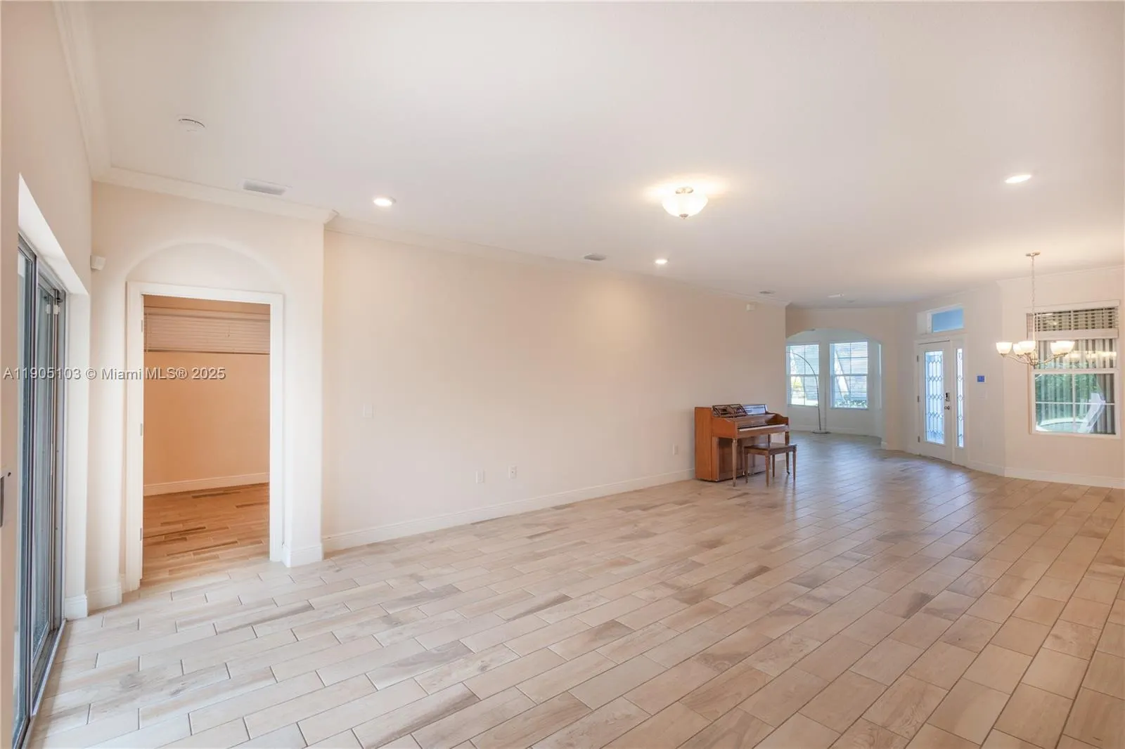 2547 Saint Lucia Cir