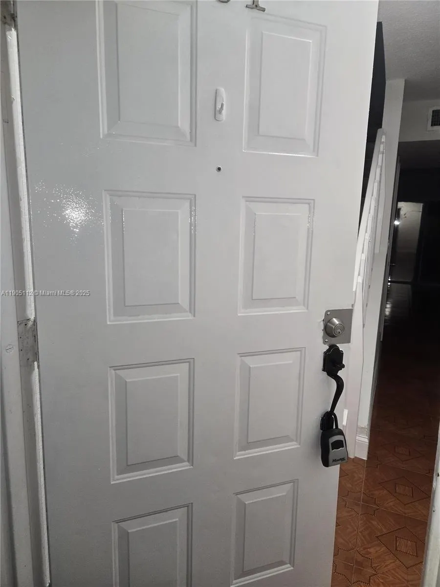 2730 W 76th St, #201