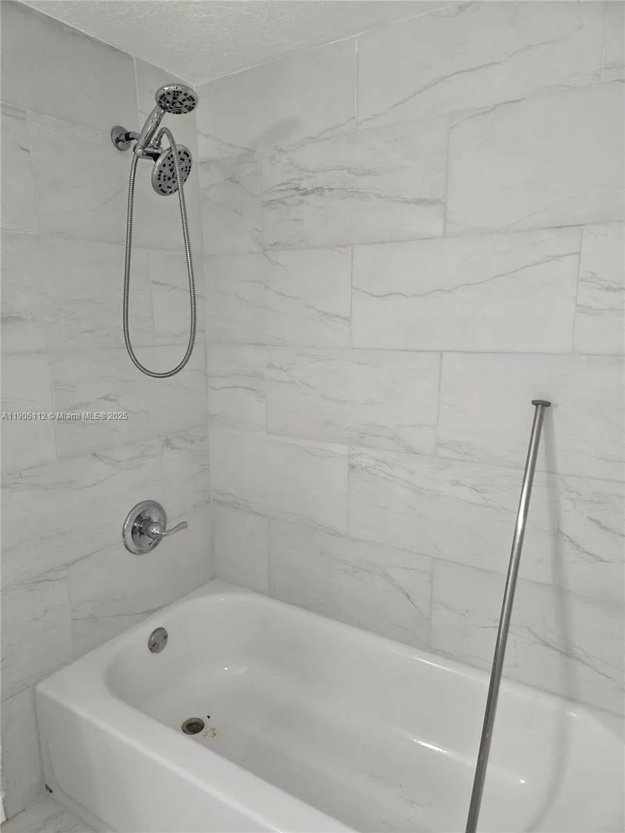 2730 W 76th St, #201