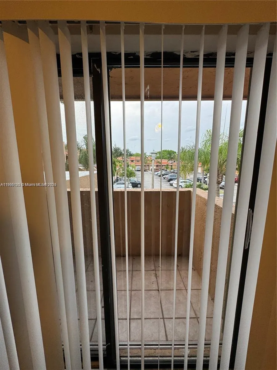 12032 S Las Palmas Dr