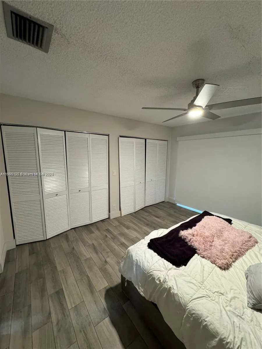 12032 S Las Palmas Dr