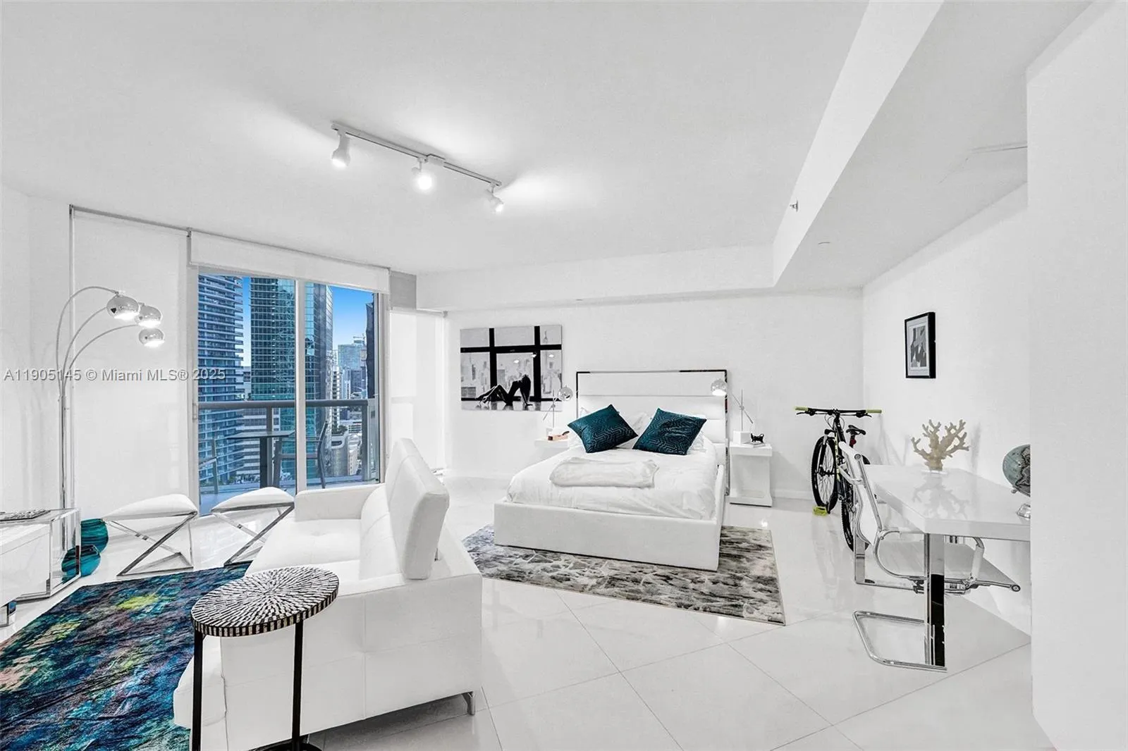 475 Brickell Ave, #2708