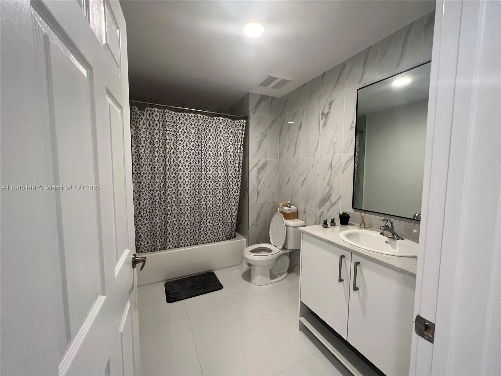 10950 NW 82nd St, #420