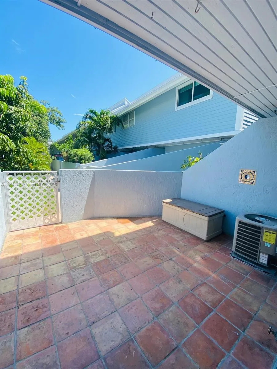 798 Crandon Blvd, #30-C