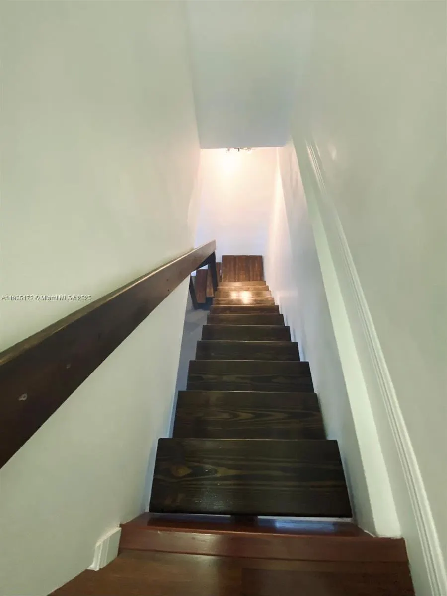 798 Crandon Blvd, #30-C