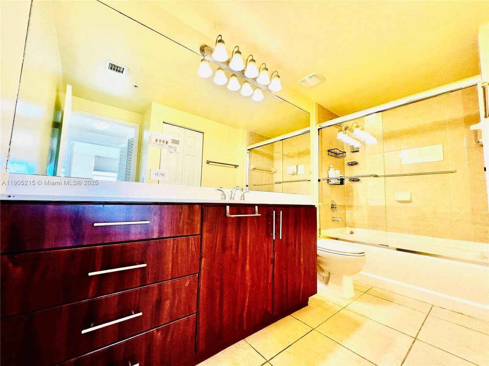 2421 NE 65th St, #506