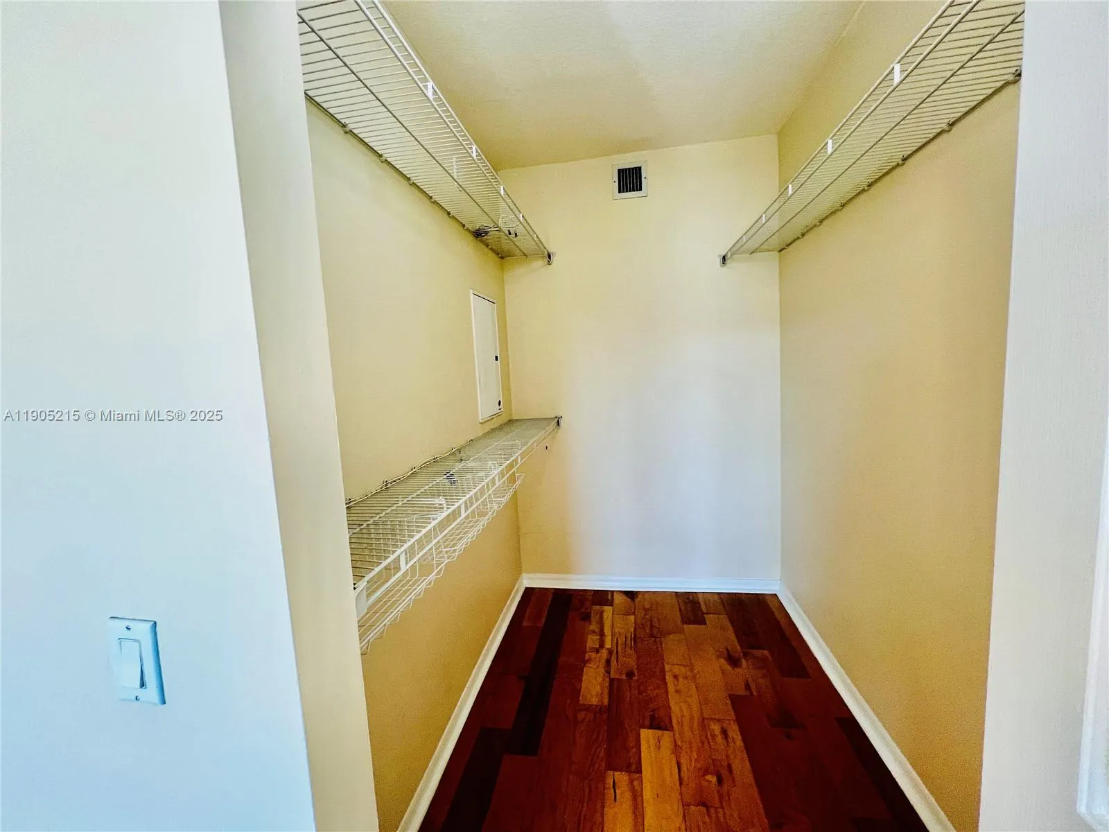 2421 NE 65th St, #506