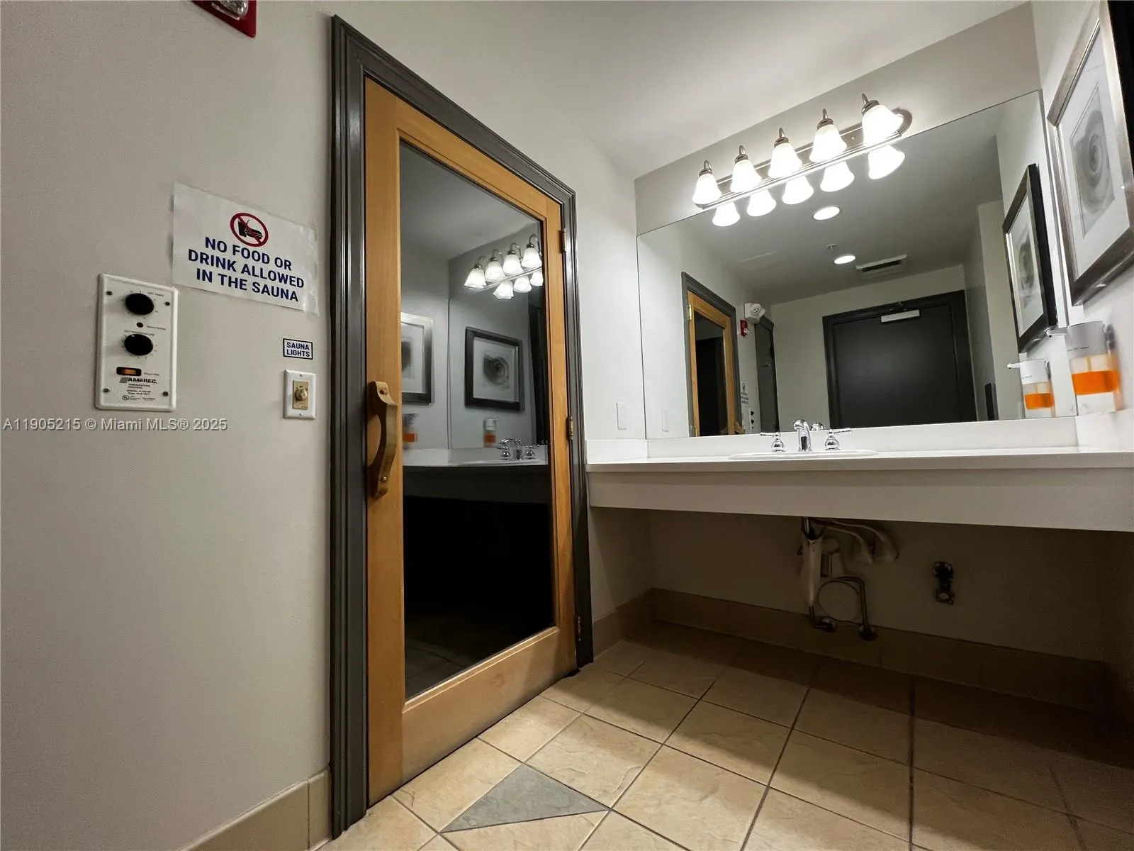 2421 NE 65th St, #506