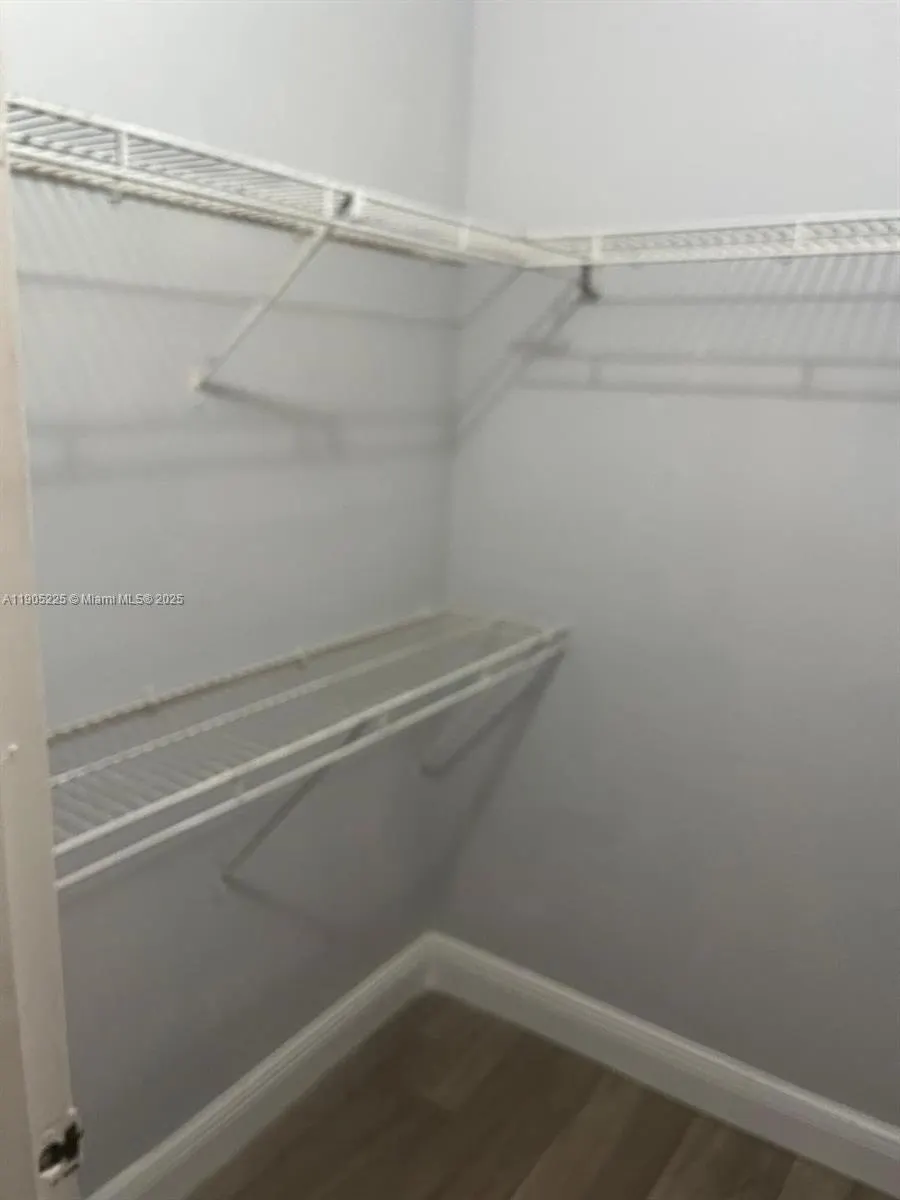 2701 Riverside Dr, #203-B