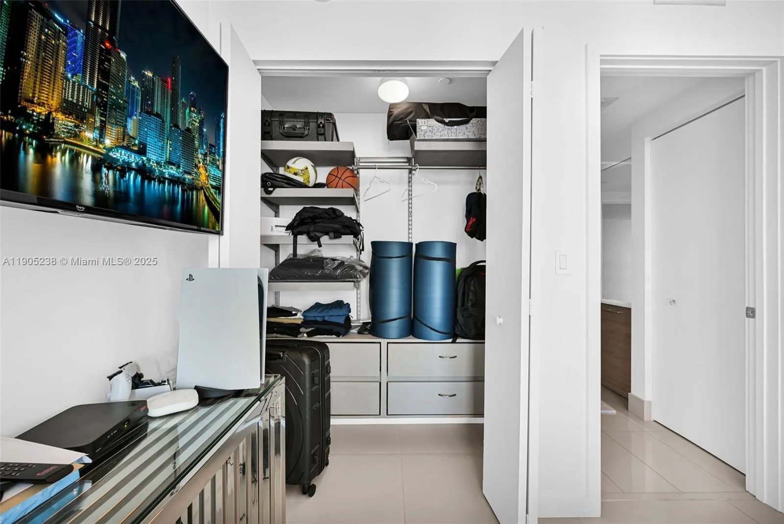 1300 S Miami Ave, #4302