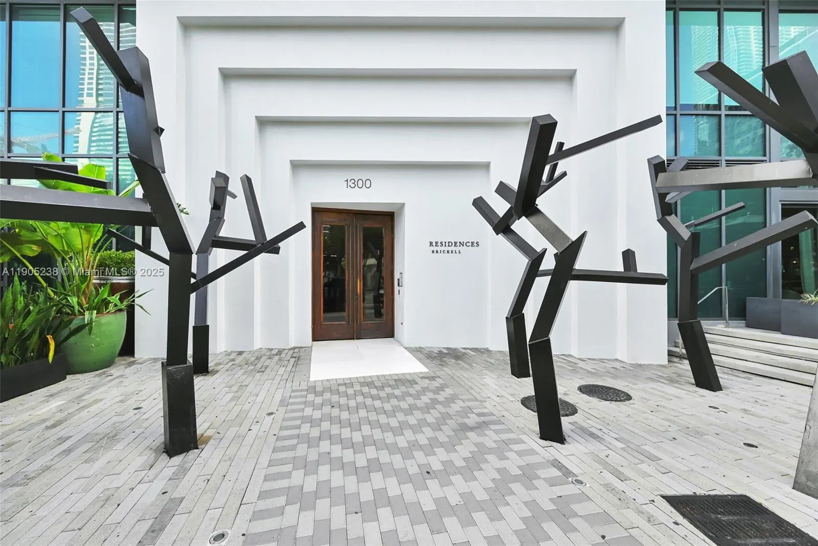 1300 S Miami Ave, #4302