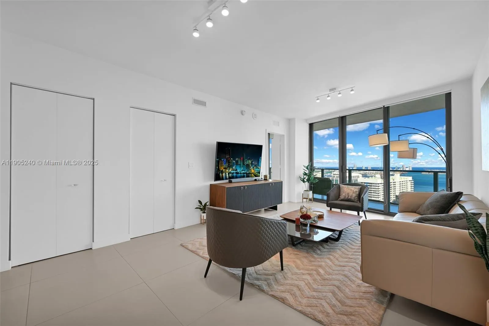 1300 S Miami Ave, #4302