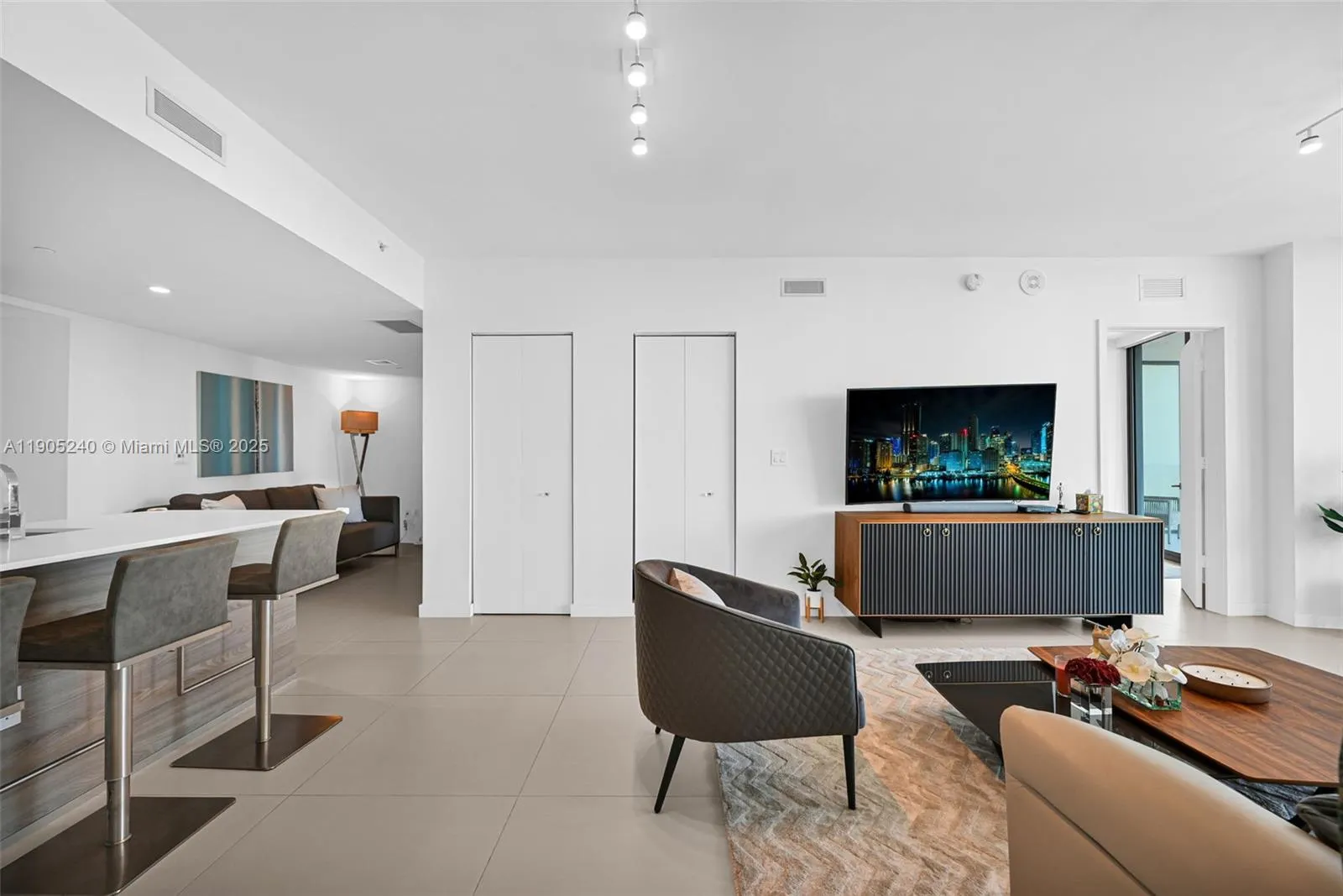 1300 S Miami Ave, #4302