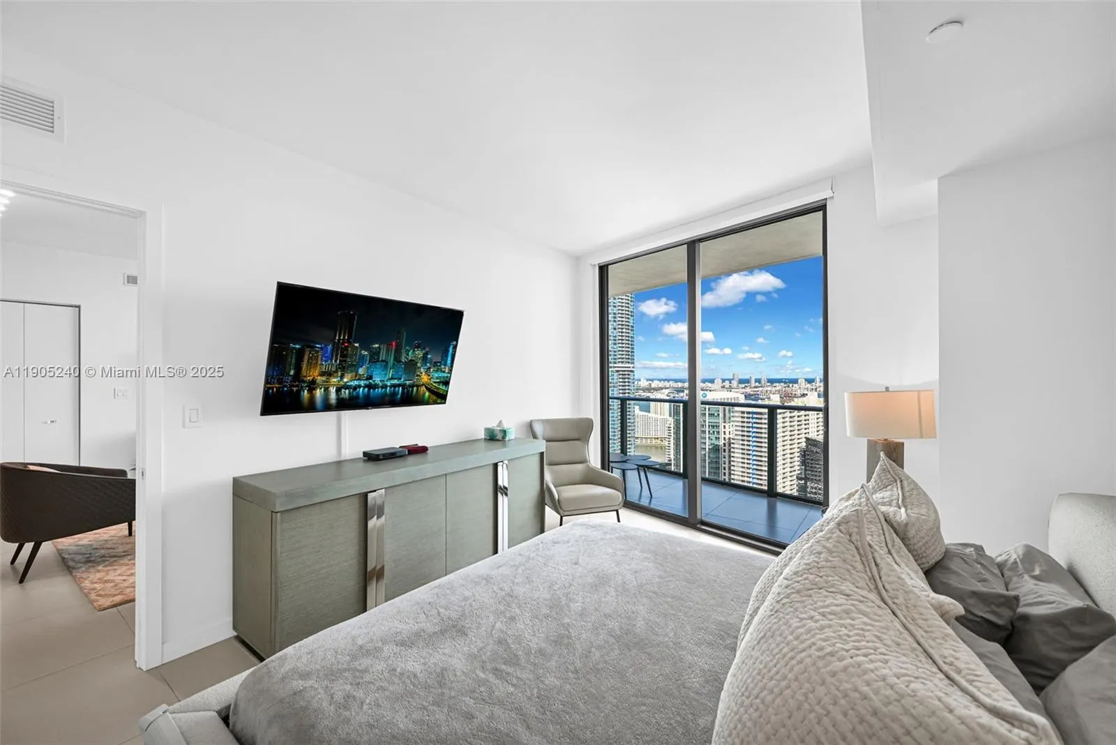 1300 S Miami Ave, #4302