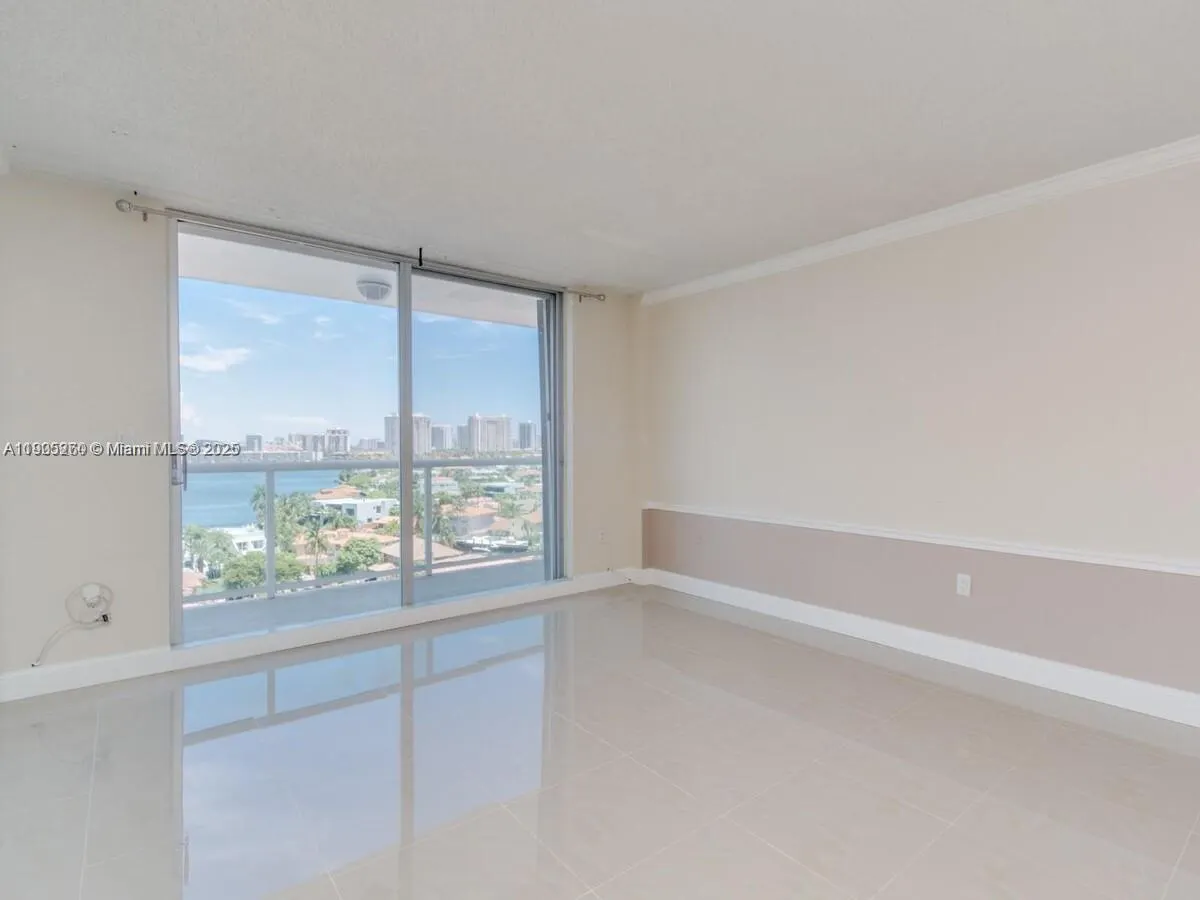 2841 NE 163rd St, #1211